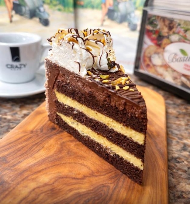 Dubai Chocolate Cake